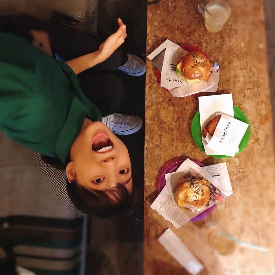 のインスタグラム：「ハンバーガーーーアアア🙃🍔」