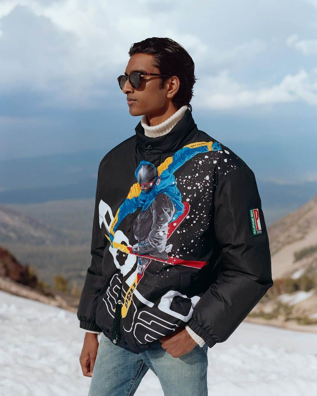 Polo Ralph Laurenさんのインスタグラム写真 - (Polo Ralph LaurenInstagram)「Vibrant graphics transform a traditional puffer into a statement look.  Discover the collection via link in bio.  #PoloRalphLauren #EveryMomentIsAGift #RLGifts」11月17日 4時06分 - poloralphlauren