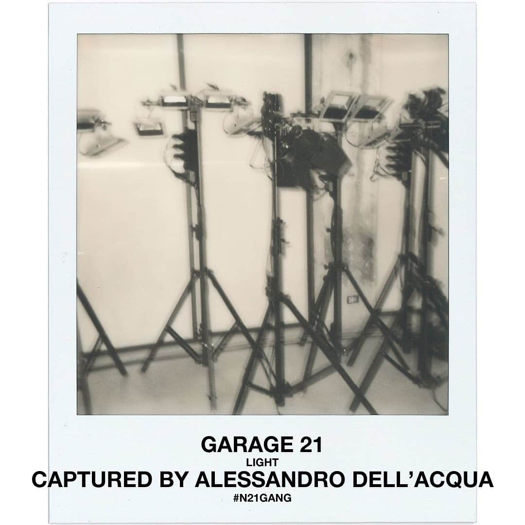 ヌメロ ヴェントゥーノさんのインスタグラム写真 - (ヌメロ ヴェントゥーノInstagram)「CAPTURED BY ALESSANDRO DELL’ACQUA. A series of polaroids that documents the vision of Alessandro dell’Acqua, founder and creative director of N21. #N21 #numeroventuno #alessandrodellacqua #N21Gang」11月16日 22時44分 - numeroventuno