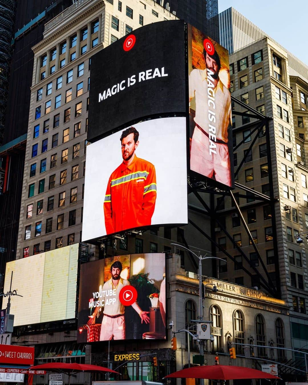 ディロン・フランシスさんのインスタグラム写真 - (ディロン・フランシスInstagram)「holy shit thank u @youtubemusic i love you so much 💕 GO STREAM ‘MAGIC IS REAL’ EVERYWHERE NOW!」11月16日 23時00分 - dillonfrancis