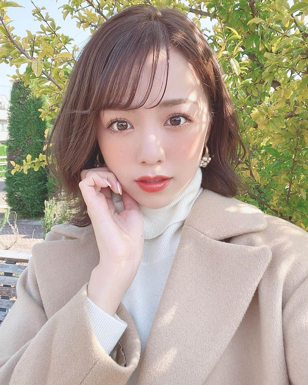 黒田真友香さんのインスタグラム写真 - (黒田真友香Instagram)「今日はトークショーでした🥺❤️ ・ ・ 見に来てくれた方、本当にありがとうございました😭💓私を見る為に、お金や、時間を使って貰えるって本当にありがたいし凄いことだなと改めて実感しました、、😢✨ ・ 今後もイベントやオフ会など、色々計画できたらな〜と思ってるので、また機会やタイミングがあればお会いできたら嬉しいです😍SNSの中でも充分やり取りできるけど、やっぱり直接フォロワーさんに会うとものすごく活力になるし意識も高まる😂！！ ・ 今日のコーディネートと使ってるリップ！お洋服はタグ付けしてて、リップはロレアルパリ　フリーザヌードコレクションの314番です💄　#まゆがお」11月16日 23時00分 - kurodamayukaxx