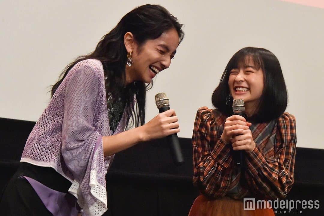 仁村紗和さんのインスタグラム写真 - (仁村紗和Instagram)「撮影期間中、森七菜のこの笑顔を私が独り占めしていたのか。幸せ。  今日は公開舞台挨拶でした。 来てくださった方々、ありがとうございます！ 映画「地獄少女」よろしくお願いします！  #地獄少女」11月16日 23時05分 - sawa_nimura