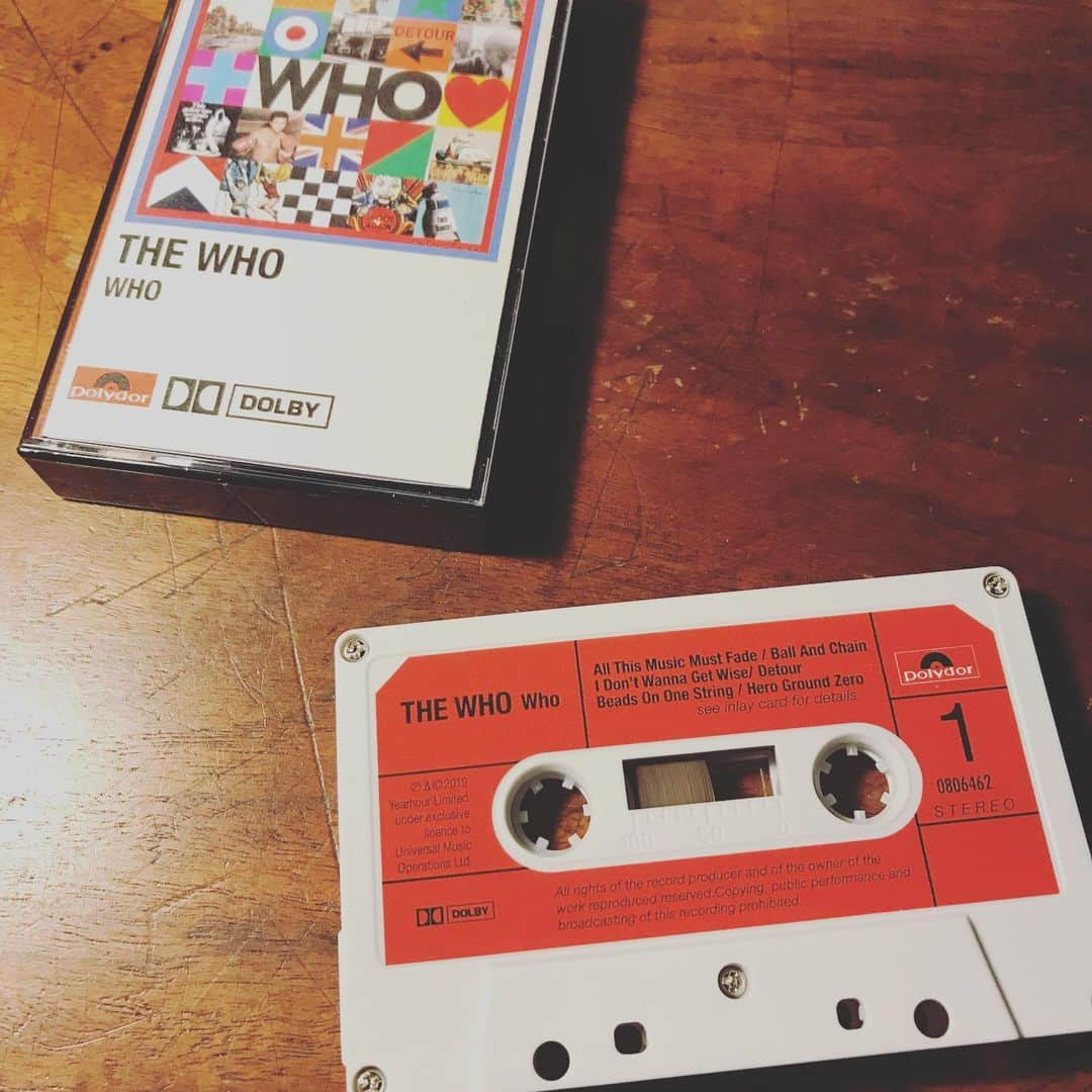 ピート・タウンゼントさんのインスタグラム写真 - (ピート・タウンゼントInstagram)「Hi-fi digital. Lo-fi cassette. Sir Peter Blake. Guitars. Keys. Stuff. How the new album was written and packaged. So excited about the drop on December 6th. I’m having a party. Might make some of it a live Instagram event. Got nothing to prove any more. . . . . . #officialthewho #polydorrecords #who #sirpeterblake #protools12 #fenderrhodes #realdrums #yamahaorgan #lowreyorgan #christmasalbum」11月16日 23時11分 - yaggerdang