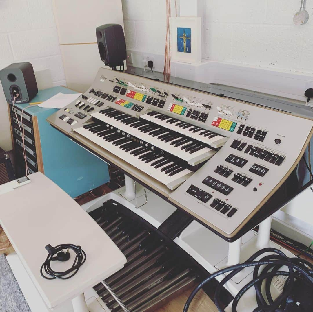 ピート・タウンゼントさんのインスタグラム写真 - (ピート・タウンゼントInstagram)「Hi-fi digital. Lo-fi cassette. Sir Peter Blake. Guitars. Keys. Stuff. How the new album was written and packaged. So excited about the drop on December 6th. I’m having a party. Might make some of it a live Instagram event. Got nothing to prove any more. . . . . . #officialthewho #polydorrecords #who #sirpeterblake #protools12 #fenderrhodes #realdrums #yamahaorgan #lowreyorgan #christmasalbum」11月16日 23時11分 - yaggerdang