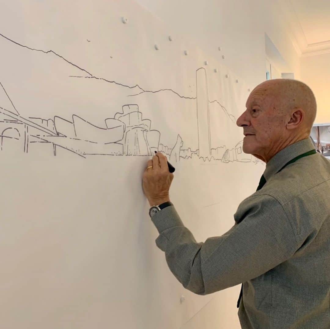 ノーマン・フォスターさんのインスタグラム写真 - (ノーマン・フォスターInstagram)「Drawing Frank Ghery and our own for a bus shelter glass panel - a project for the city of Bilbao .」11月16日 23時12分 - officialnormanfoster
