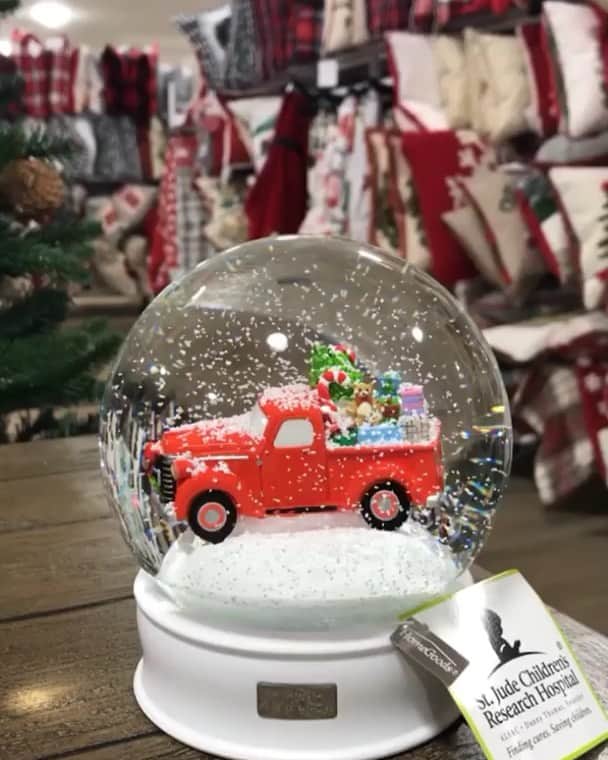 のインスタグラム：「This holiday season, we’ve partnered with @stjude in the fight to end childhood cancer. Purchase one of our four limited edition snow globes at your local HomeGoods, with 50% of the proceeds benefitting St. Jude, from now through December 18 or while supplies last ❄️」