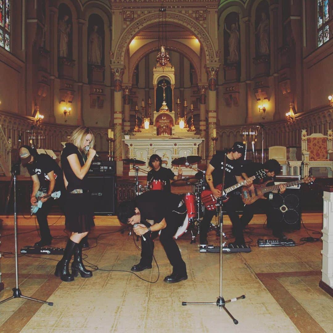 Your Favorite Enemiesのインスタグラム：「How did you meet Your Favorite Enemies? When was it? Do you have any special memories? Share them with us! :) PS: This was one of our first background photos on MySpace. Any of you remembers it? It was one of our first band photoshoots, sometime in 2005!  #yourfavoriteenemies #earlydays #yfeearlydays #throwback #myspace #memories #liveband #livemusic #photoshoot #bandphotoshoot #archives」