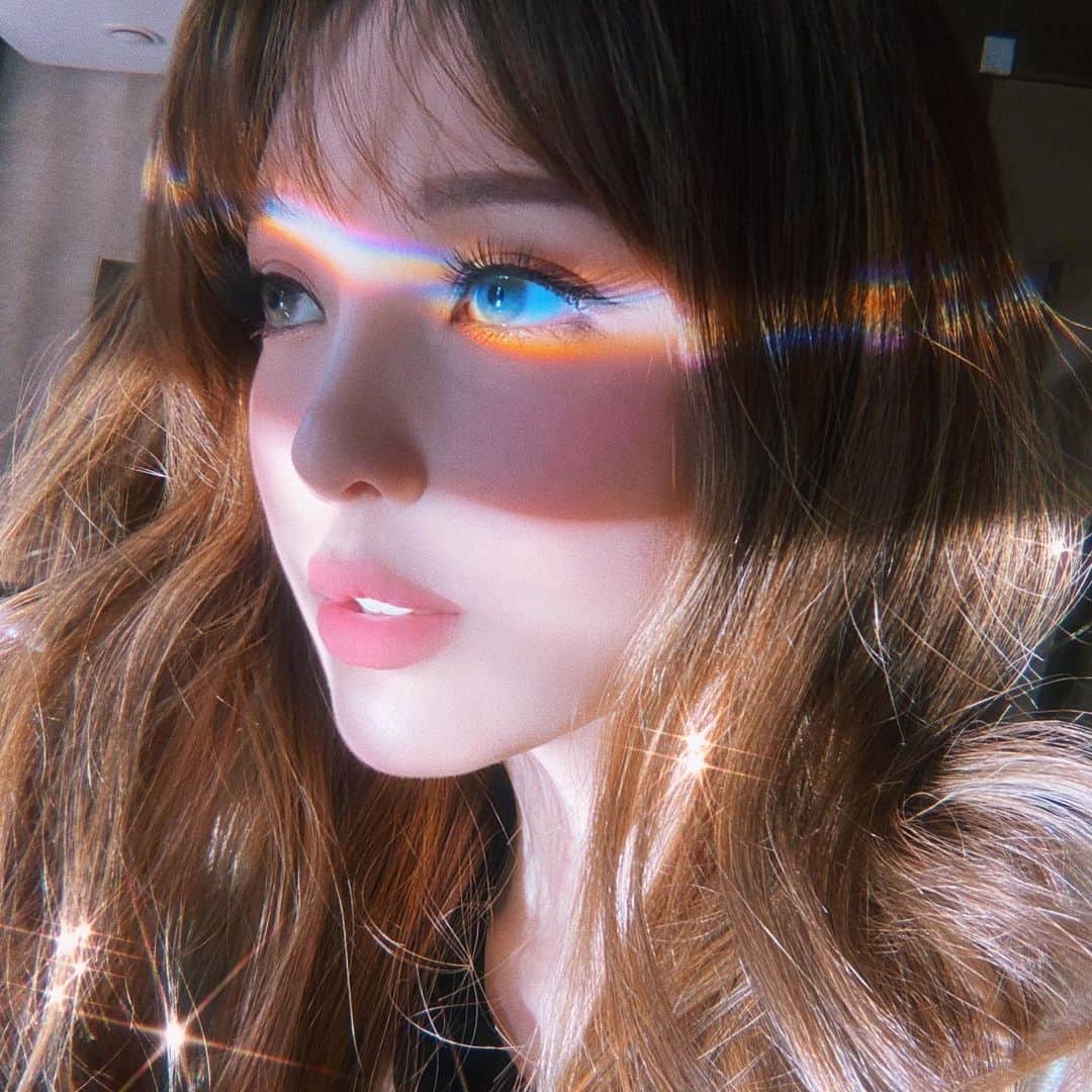ポニーのインスタグラム：「이 시간에 다들 뭐해요?_?✨」