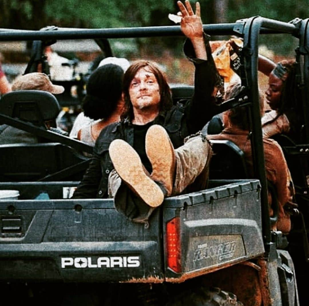 ノーマン・リーダスさんのインスタグラム写真 - (ノーマン・リーダスInstagram)「Happy wknd everybody 🥂😎」11月17日 1時15分 - bigbaldhead