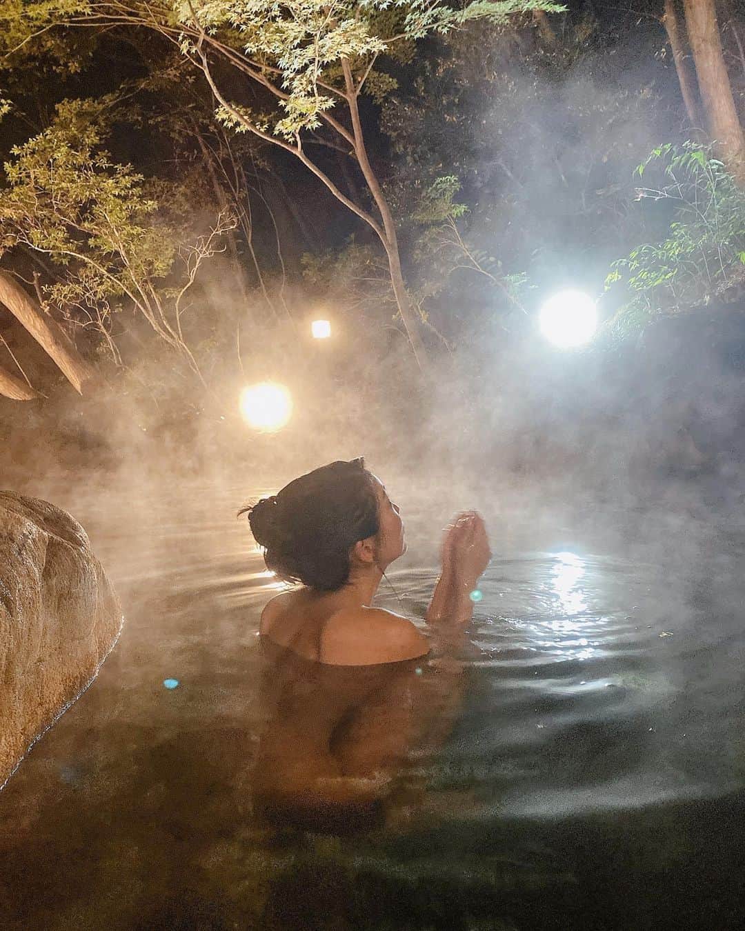 吉田愛璃のインスタグラム：「. . もくもくもくもく♨️ . .  #温泉 #那須 #栃木 #japan 日本の四季 #女子旅 #温泉大好き #安心してください見えませんよ #はぁ毎月行きたい」