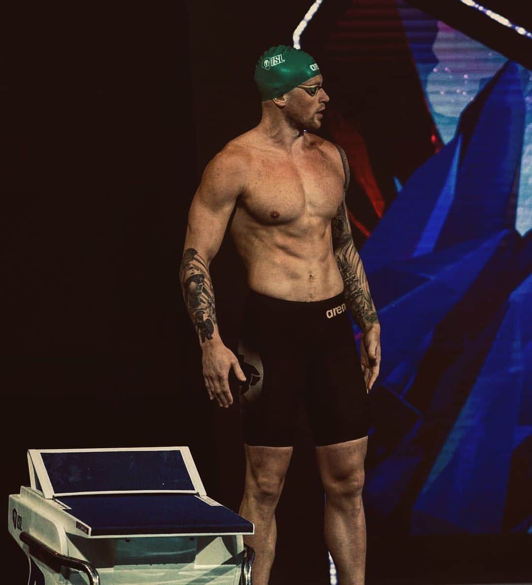 アダム・ピーティのインスタグラム：「wHaT YOu SaY tO Me? Looking forward to the @iswimleague in London next week!」