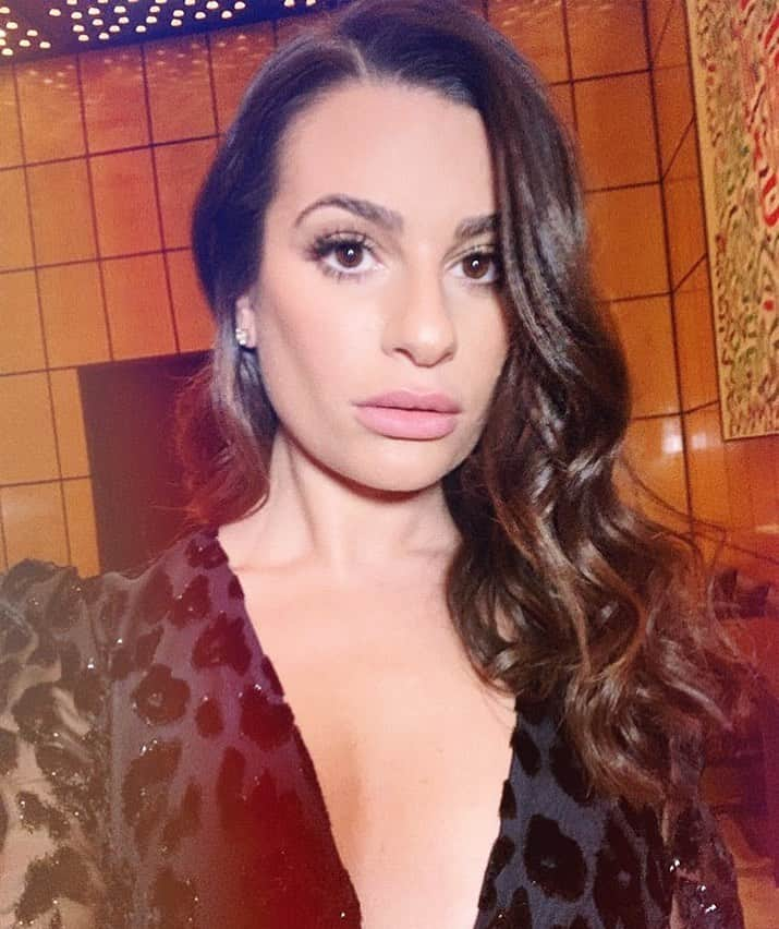 リア・ミシェルさんのインスタグラム写真 - (リア・ミシェルInstagram)「Selfie 🤳🏻 Saturday 🖤」11月17日 1時56分 - leamichele