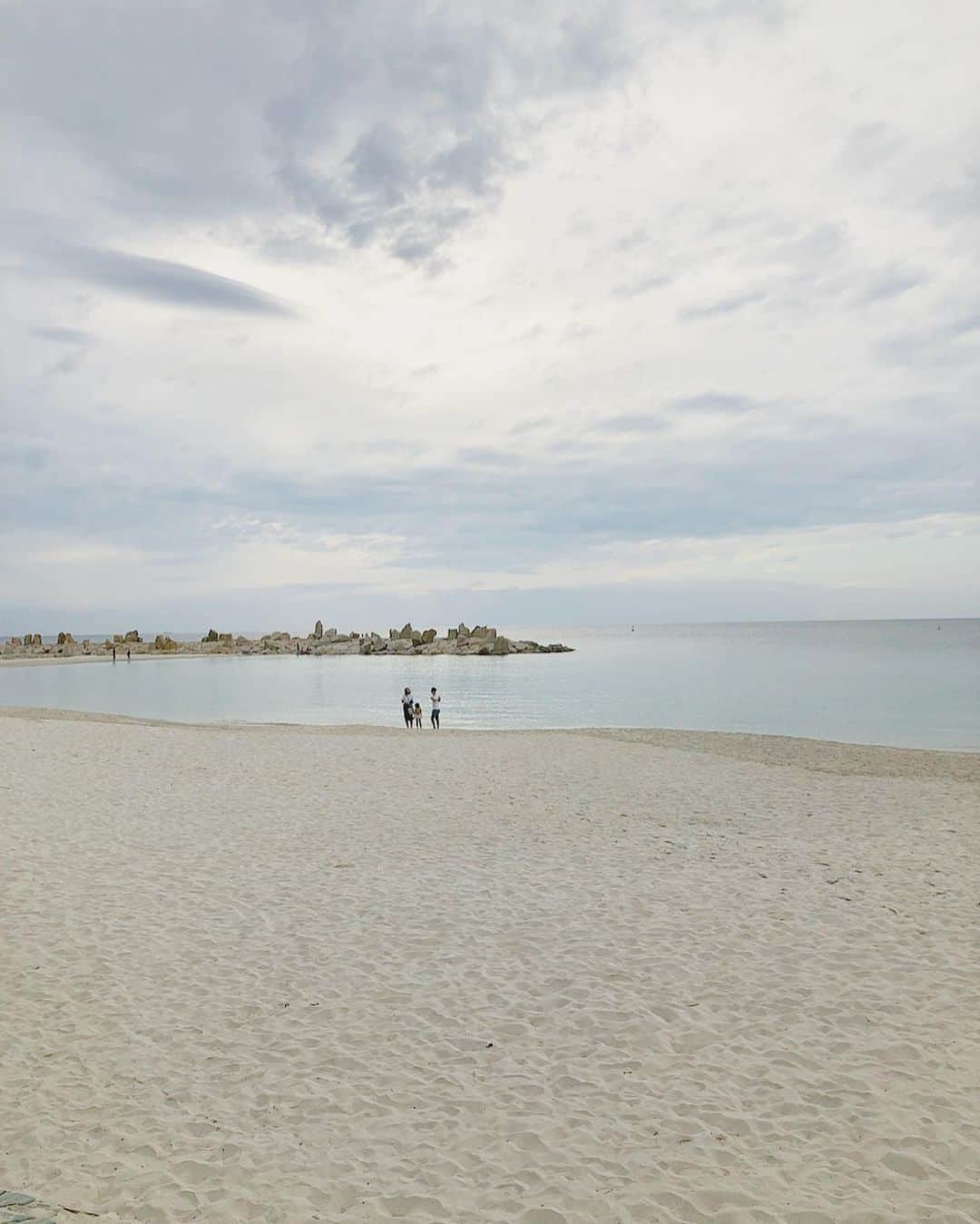 まゆみのインスタグラム：「🏝 . . 来年は南紀白浜にある無人島にいく🙌💕 . . 島にはプライベートビーチが✨ . キャンプできるかなあ🏕 たのしみ☺️💓 . . . #白浜 #旅の記録 #白いビーチ #和歌山旅行 #年いち行事  #無人島 #ビジネスになる #南紀白浜 #白浜旅行  #whitebeach  #wakayama  #見所いっぱい #白良浜海水浴場」