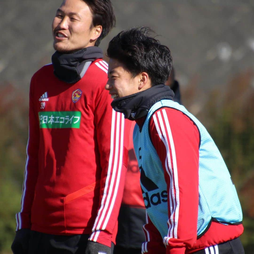 ベガルタ仙台さんのインスタグラム写真 - (ベガルタ仙台Instagram)「11月17日 リカバリー #ベガルタ仙台 #仙台 #サッカー #Jリーグ #2019シーズン #スローガン #ReVolution #道渕諒平 #18番 #蜂須賀孝治 #4番 #副キャプテン #ジオゴアコスタ #29番 #吉尾海夏 #15番 #金正也 #39番 #永戸勝也 #2番 #兵藤慎剛 #6番 #川浪吾郎 #22番 #ヤクブスウォビィク #24番 #松下佳貴 #8番 #ジャーメイン良 #19番」11月17日 11時57分 - vegaltasendai