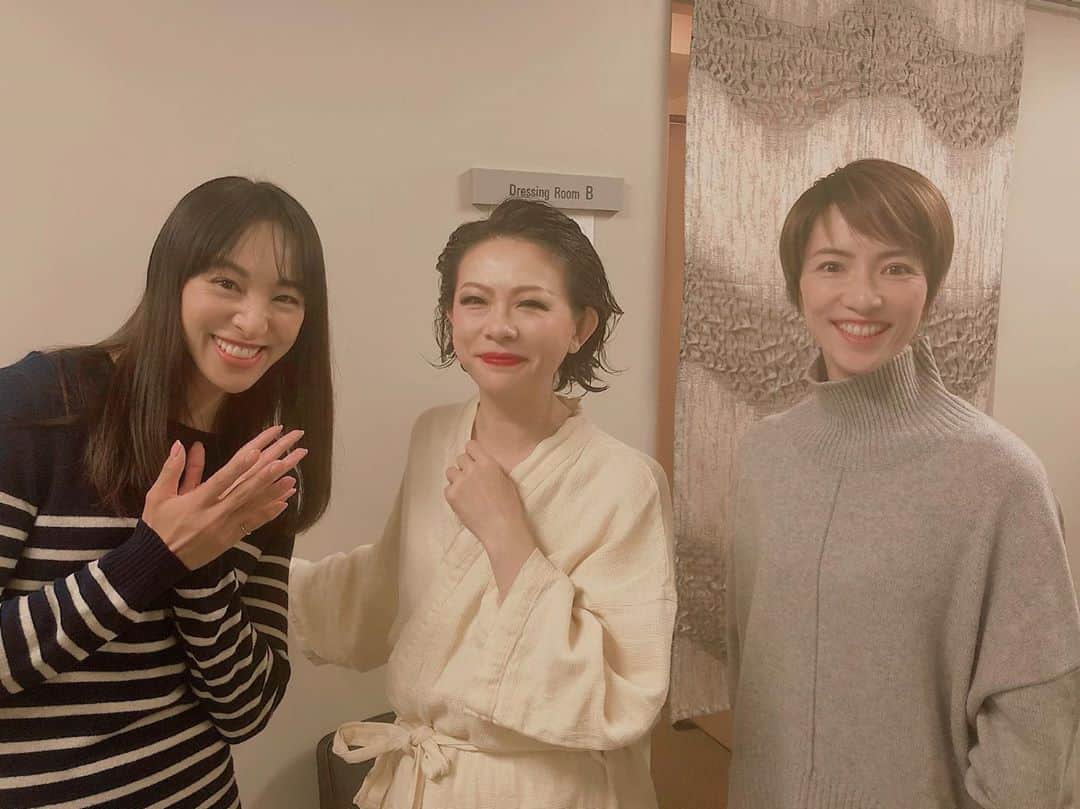 のインスタグラム：「“ カリギュラ “  心に響く重厚なお芝居… 菜津子さんの圧倒的な存在感…  感動！！ ・ #CALIGULA #秋山菜津子　さん #栗山民也　さん」