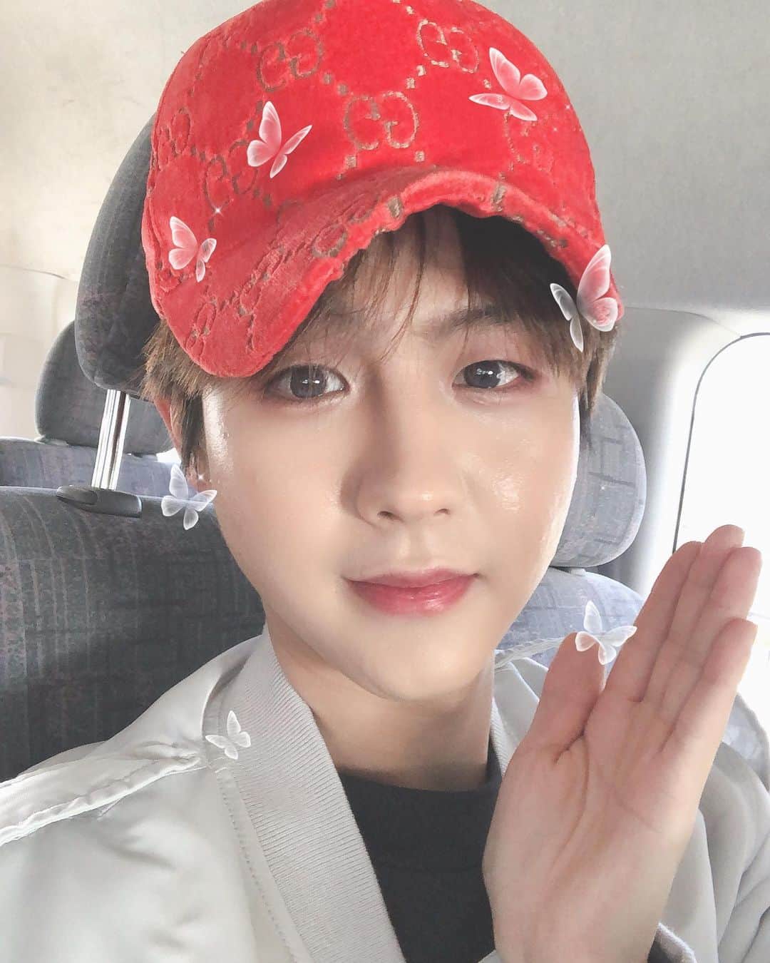インジュン のインスタグラム：「みんなが寂しくないように できれば毎日写真あっぷするから❤️ 嬉しい~~~~~? 너희들 맨날 볼 수 있게  사진 맨날 올려야지❤️ 좋지~~~~~? . . .  #셀카#셀피#데일리#일상#연습#연극#인준 #selfie#daily#injun#l4l #稽古中#インジュン#舞台#ビックリマン #みんな大好き💕 #みんなが寂しくないように #写真沢山のせよう~~ #嬉しいひと~~~?🖐🖐」