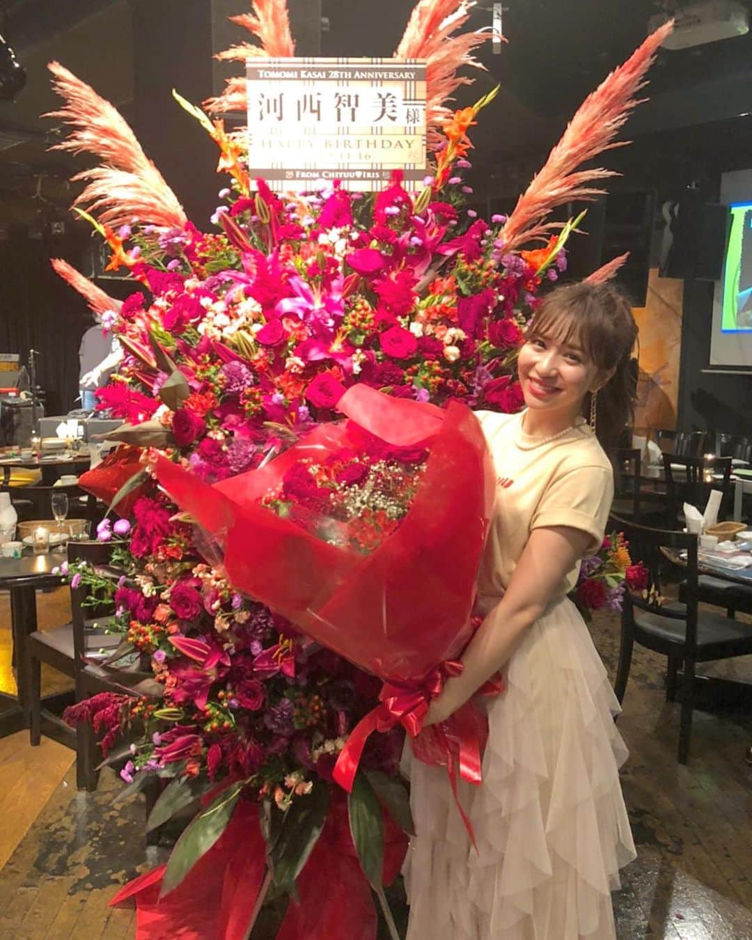 河西智美さんのインスタグラム写真 - (河西智美Instagram)「昨日は本当ーに幸せな1日でした❤️ やっぱりライブが大好き！ . 「楽しい！幸せ！だいすき！ありがとう！！」 これしか1日言ってなかった気がする… 上手く言葉にできない高揚感で 苦しいほど胸いっぱいに幸せでした🥺❤️ 素敵なお花やケーキやバルーンなど チユリスのみんな本当にありがとう♡ 愛をたくさん感じました😢❤️ . あー。今日もやりたい！ライブ！！笑 . . . 28歳も愛に溢れた1年になるように LOVE❤️精神でがんばっていきます！ . シレッとみんなのそばにいさせてね❤️ . . だいすき❤️ . . #TK28」11月17日 12時41分 - chiyu3u