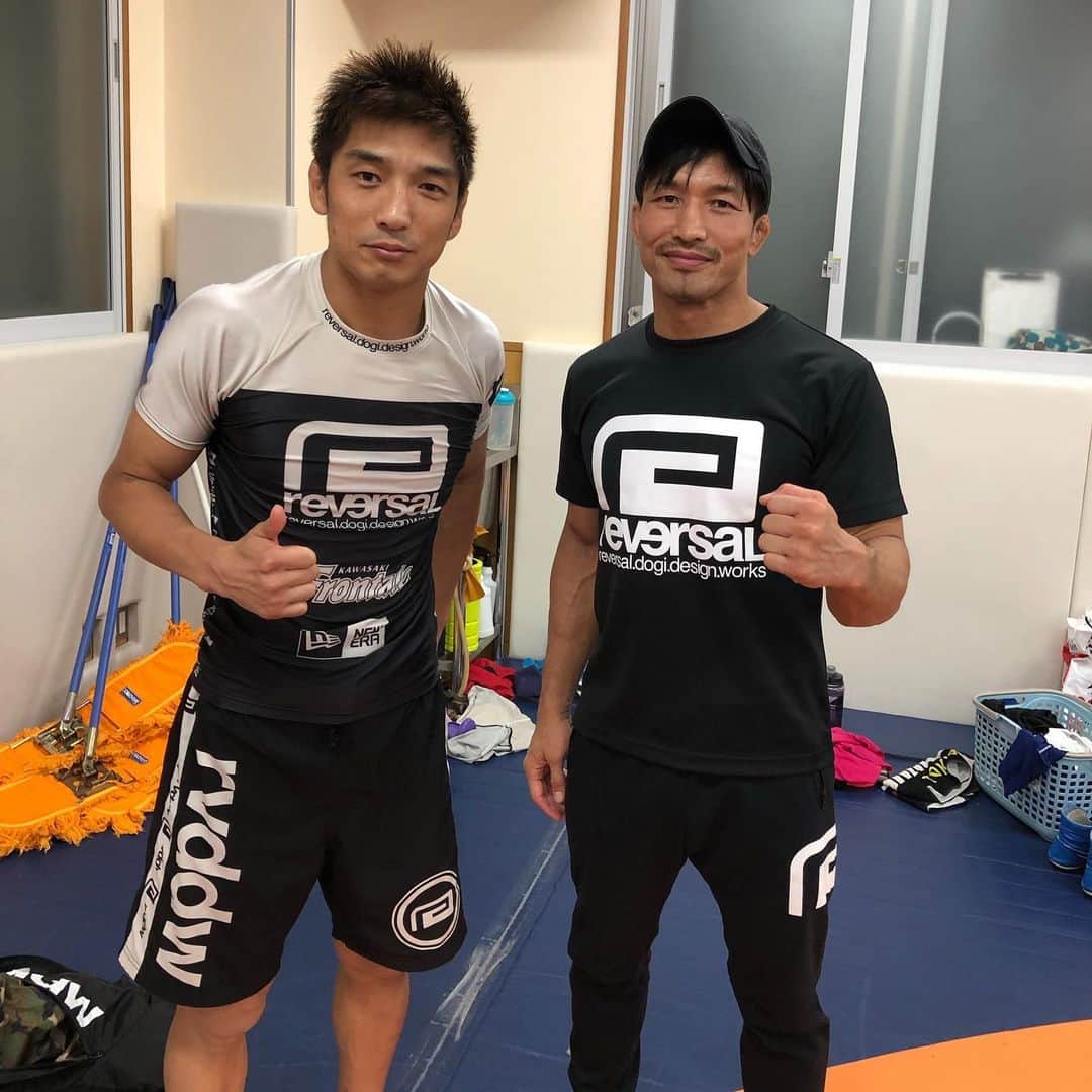 所英男さんのインスタグラム写真 - (所英男Instagram)「昨日は宮田和幸さん　@miyata.hercules 誘っていただき、日本大学レスリング部へ練習に行かせていただきました。宮田さんの指導のもとテクニックや部分スパーにスパーリング。本当に勉強になりました。レスリングでオリンピックにいき、MMAでも活躍されて、今　指導者としても素晴らしい実績をほこる宮田さん。お弟子さんへの立ち振る舞いも含め、たくさ学ぶものがありました！宮田さんはじめ、日大レスリング部の皆さん、武田選手、竿本選手、原口選手、昨日はありがとうございました！またレスリングやりたい！て思います！！近々またよろしくお願いします！　#宮田和幸　さん　#日大レスリング部 #本多多聞　さん　#武田光司　選手　#竿本樹生 選手」11月17日 12時51分 - tokorohideo