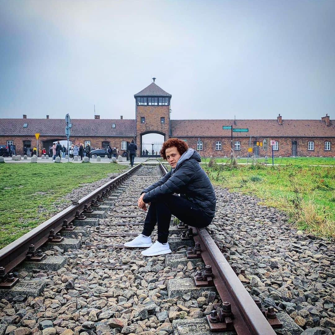 ムスタファ・アミニさんのインスタグラム写真 - (ムスタファ・アミニInstagram)「Auschwitz... Didn’t listen in history class but coming here today all I have to say is, so sad and unbelievable 😢📃🙏 #auschwitz #birkenau」11月17日 5時00分 - mustafaamini