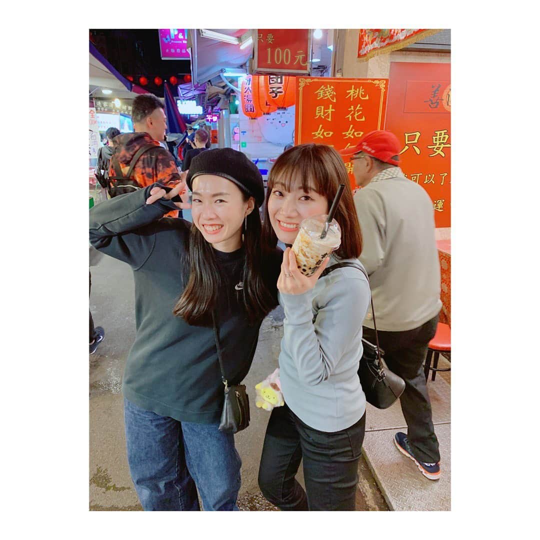 大友敏美のインスタグラム：「台湾んんん！🇹🇼楽しかった😂❤️ ガチョウ最強すぎて初日に食べてからずっと食べたい🥺💭タピオカは3日で5杯🤭まだ飲めた🙄シャドウライツごっこ楽しかった😂😂行きたかったとこ全部行けて大満足☺️💓何よりCindyおめでとう❤️👸🏻❤️パーフェクトプリンセス😭💕 #台湾 #台湾女子旅 #夜市 #龍山寺 #九份 #タピオカは50嵐推し #海外挙式 #おめでとう #love #チェックアウト時間早かったからホテルの人がお弁当くれた😂💓#優しい世界 #4431043 #焼きおにぎり食べたい←」