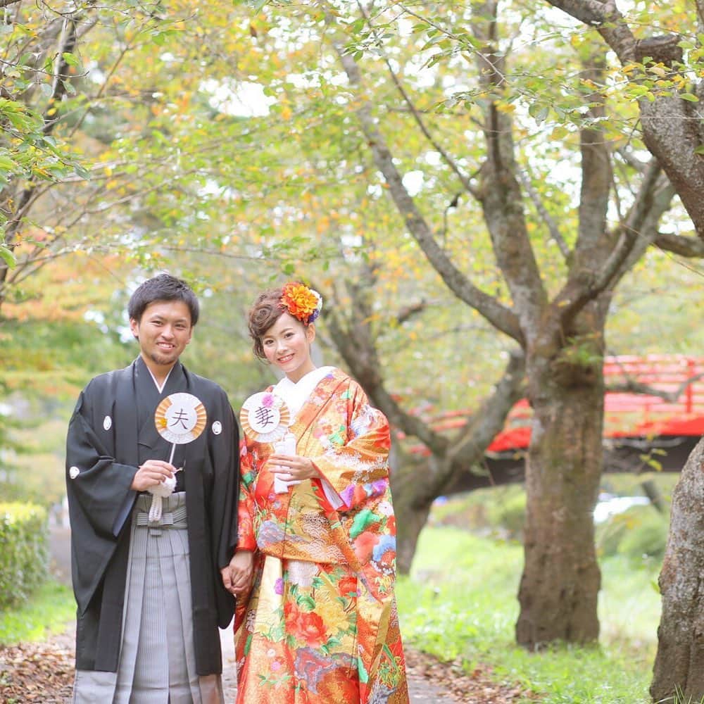 ブライダル グランシア須賀川《福島県須賀川市：結婚式場》さんのインスタグラム写真 - (ブライダル グランシア須賀川《福島県須賀川市：結婚式場》Instagram)「紅葉が色付き始めた🍁翠ケ丘公園にてロケ撮影☺️💕✨ #須賀川の結婚式場 #須賀川結婚式 #グランシア須賀川 #グランシア #オリジナルウェディング #wedding #happy #プレ花嫁 #プレ花婿 #貸切 #結婚式 #ブライダル #オシャレ #人気式場 #幸せ結婚式 #ナチュラル #japan #sukagawa #紅葉　#翠ケ丘公園」11月17日 6時50分 - granciasukagawa