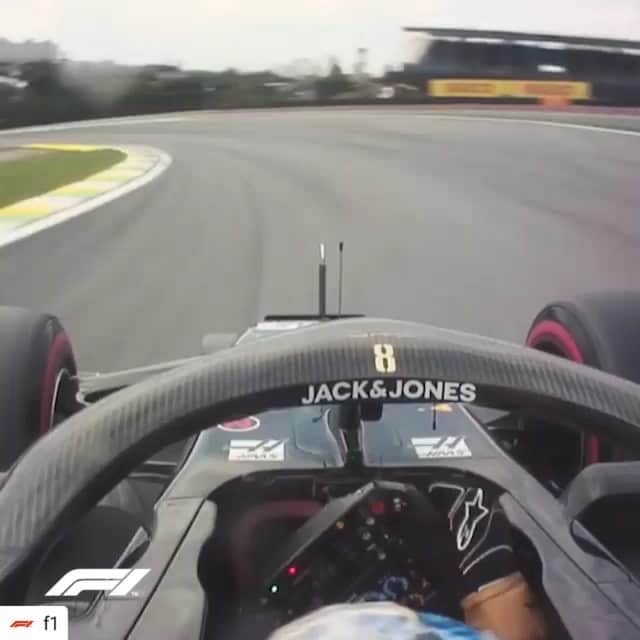ロマン・グロージャンのインスタグラム：「As smooth as it can get 😂🇧🇷💯 @f1」
