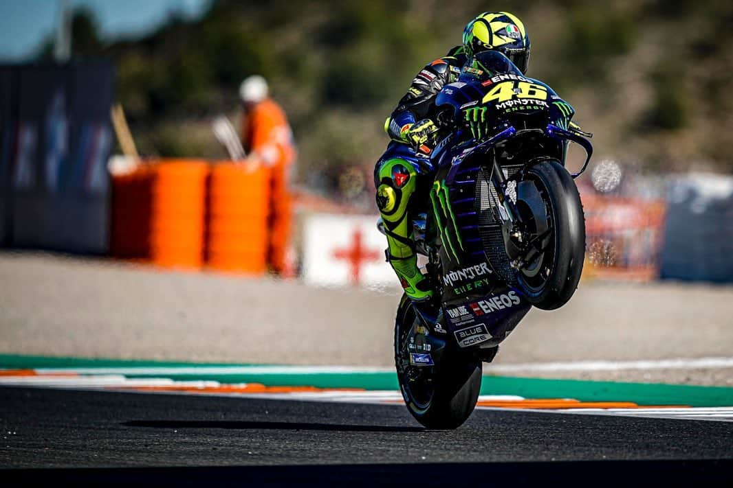 バレンティーノ・ロッシさんのインスタグラム写真 - (バレンティーノ・ロッシInstagram)「Circuit Ricardo Tormo,Valencia Saturday,official practice 📸 @falex79 Tino Martino」11月17日 7時38分 - valeyellow46