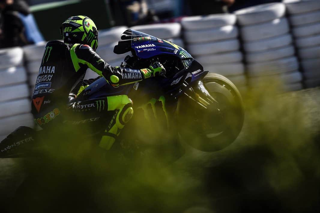 バレンティーノ・ロッシさんのインスタグラム写真 - (バレンティーノ・ロッシInstagram)「Circuit Ricardo Tormo,Valencia  Saturday,official practice 📸 @gigisoldano @jesusrobledo」11月17日 7時35分 - valeyellow46