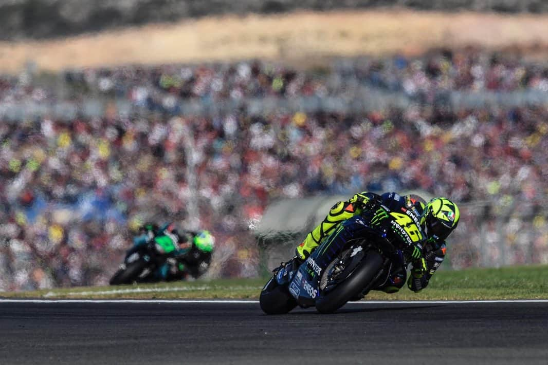 バレンティーノ・ロッシさんのインスタグラム写真 - (バレンティーノ・ロッシInstagram)「Circuit Ricardo Tormo,Valencia  Saturday,official practice 📸 @gigisoldano @jesusrobledo」11月17日 7時35分 - valeyellow46