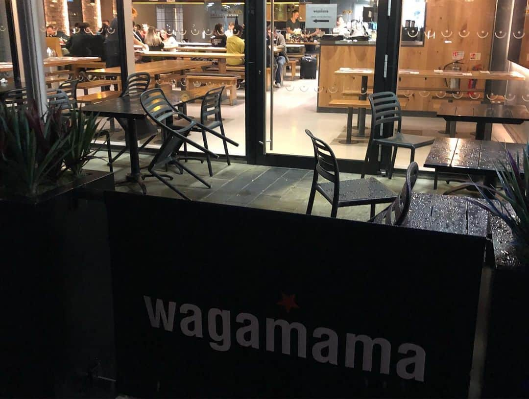 岡倫之さんのインスタグラム写真 - (岡倫之Instagram)「Japanese restaurant “wagamama”🍜 #ramen #japanesefood #chinesefood #gourmet #japaneserestaurant  #GOK #GreatOKharn #UK #england #ラーメン #らーめん #拉麺 #中華そば #麺スタグラム #ラーメン大好き #海外ラーメン #海外グルメ #オーカーン #英国 #イギリス #日本食レストラン #wagamama」11月17日 7時45分 - great_o_khan