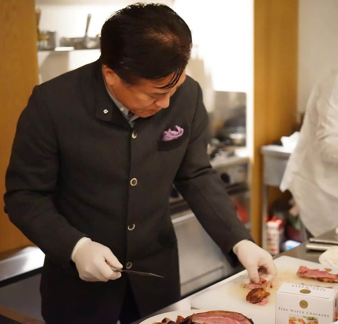 太田雄貴さんのインスタグラム写真 - (太田雄貴Instagram)「RED35の審査員のお疲れ様&キックオフ会  審査員の皆さんが自分の専門では無い分野の料理を一品ずつ持ち込むという楽しい企画。  僕は食べるだけという役得でしたが、来年は作らないといけないかもしれないので、少し料理しようかと思った夜でした。  料理人や経営者としての視点のお話を聞くと本当勉強になります。素晴らしい一夜。」11月17日 8時20分 - yuki_ota_fencing