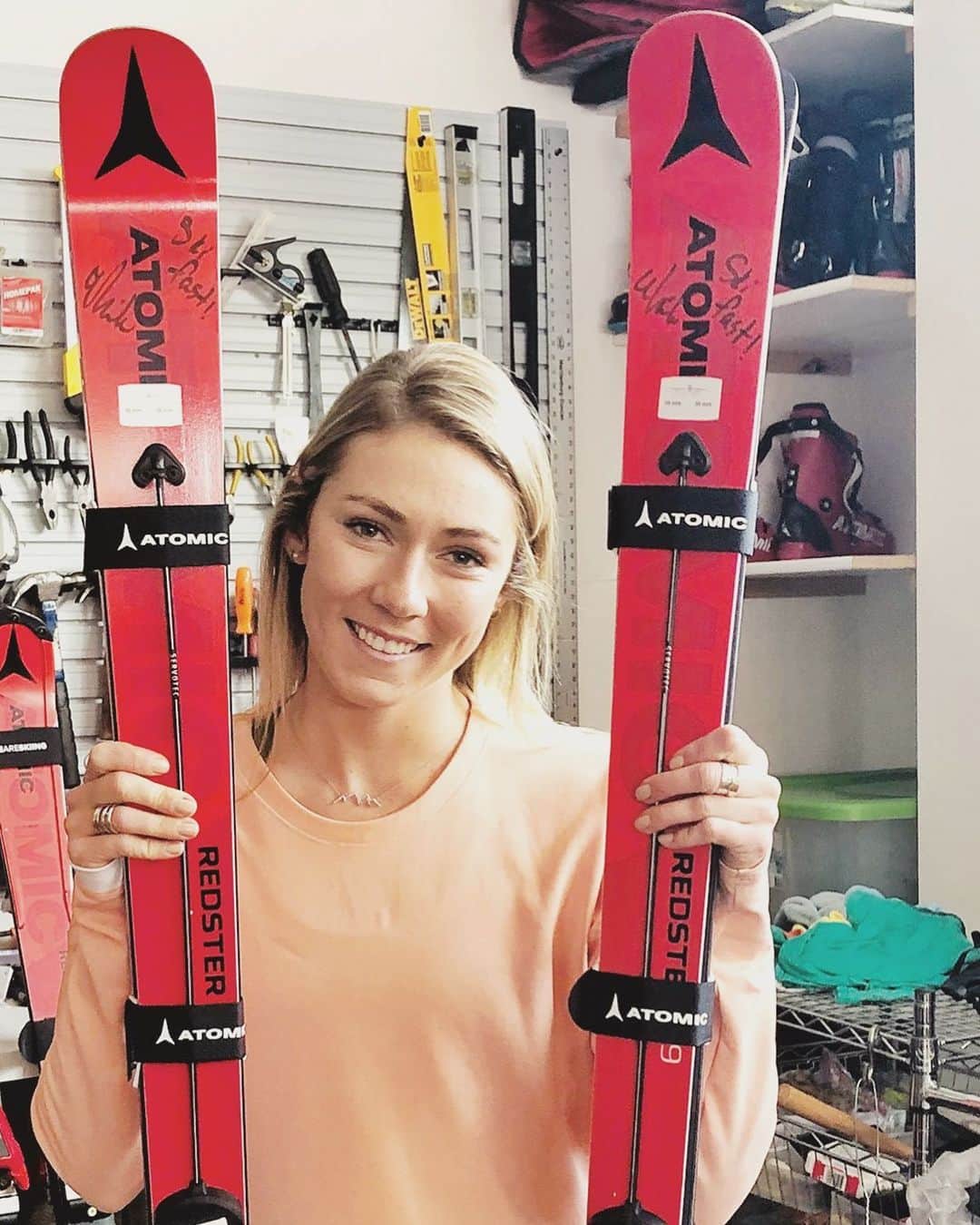 ミカエラ・シフリンさんのインスタグラム写真 - (ミカエラ・シフリンInstagram)「Shout out to @atomicski for continuing to donate several pairs of skis each year to be auctioned off for the Junior Alpine Scholarship Award, which has been renamed the “Berlack Astle Memorial Fast Skier Award”. This award recognizes accomplishments in all aspects of U16 life. It is intended to provide assistance to USSA U16 athletes who exhibit the personal characteristics required for success, in hopes of defraying the cost associated with participation in the expensive sport of alpine ski racing. Since it’s inception 11 years ago, this award has recognized young alpine ski racers who excel both on and off the hill. Solid character, compassion for others, and community involvement, along with passion and commitment to their sport are the traits they’ve looked for in these young athletes. Ronnie Berlack and Bryce Astle embodied these traits. These skis that @atomicski donated and other awesome items are auctioned on eBay for this fund. If you would like to stay up to speed with the upcoming auctions then you can sign up on the website and will receive email notifications. Check the link in my bio to do so!」11月17日 8時38分 - mikaelashiffrin