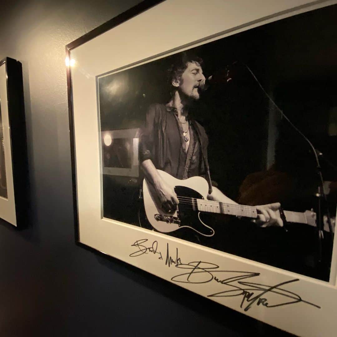 ジム・アドキンスのインスタグラム：「Surviving show 17. Starland Ballroom. Sayreville, New Jersey.」