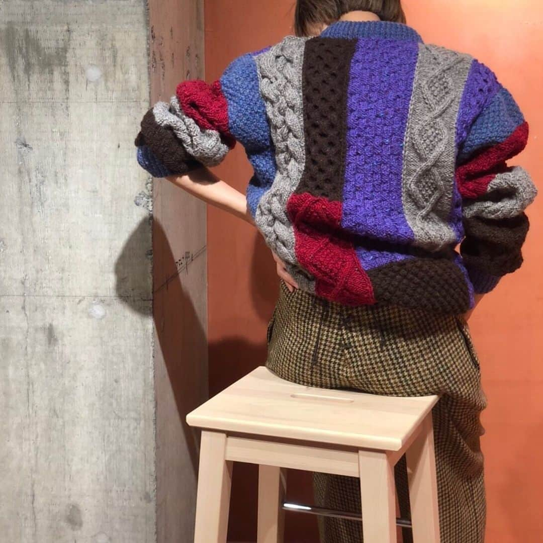 6(ROKU) OFFICIALさんのインスタグラム写真 - (6(ROKU) OFFICIALInstagram)「crazy pattern alan knit  Athena knitwearのものを 6用に新たなスペックで 別注したhand knitです。  6 cat street 6 shinjuku 6 osaka  28.000+tax」11月17日 8時54分 - 6______roku