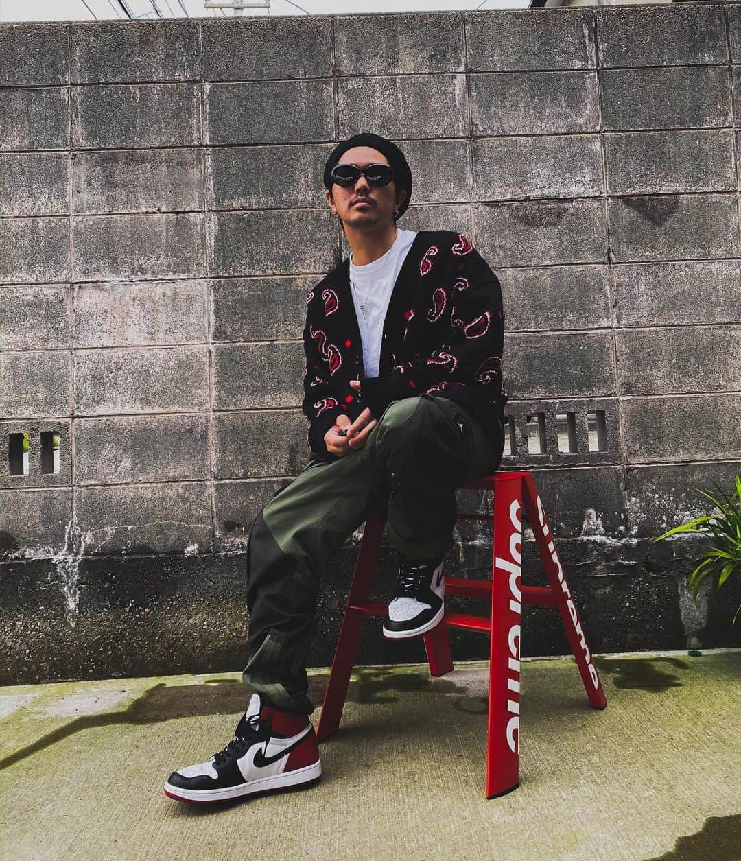 のインスタグラム：「. . . みなさんお久しぶりです🤦‍♂️💨 去年に引き続き今年もアメリカに来てます🇺🇸 去年同様、お土産企画も検討してます‼️ 明日は少し遠出をしてスニーカーや洋服を見てきます💪 ストーリー楽しんでください😋✨ . . . #ジャパスニ #ジャパスニ女子 #NIKE #ナイキ #ナイキスニーカー# Jordan #Jordan1 #airJordan #ジョーダン #ジョーダン1 #Jordan1blacktoe #travisscott #cactusjack #ambush #saintlaurent」