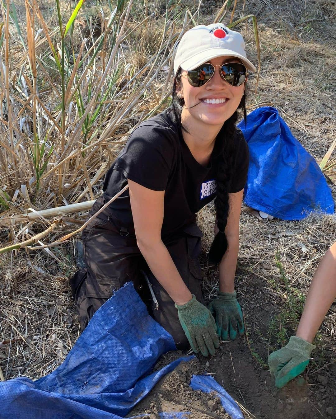 コートニー・カーダシアンさんのインスタグラム写真 - (コートニー・カーダシアンInstagram)「We spent our morning planting trees with @treepeople_org. Thank you @futureearth for including us in such a beautiful morning taking care of our 🌎」11月17日 9時16分 - kourtneykardash