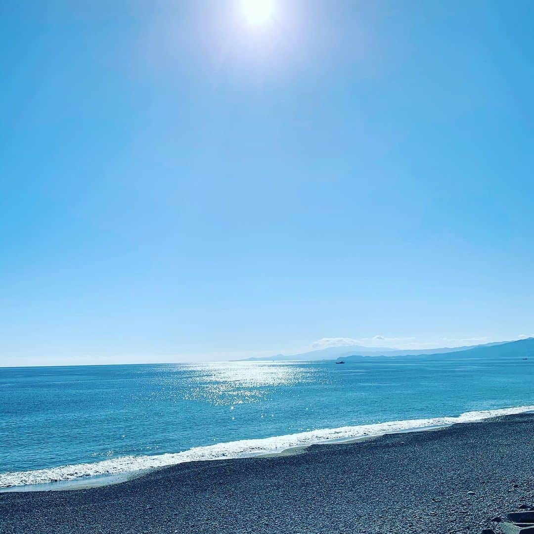 伊勢谷友介さんのインスタグラム写真 - (伊勢谷友介Instagram)「THE DAY.  バイクで遠乗りするにはベストな天気。内装を仲間と手掛けたバイカーズパラダイス、箱根へ日帰り。 友は昨日飲んだのに、今日が楽しみ過ぎて早起きし、既にバイクを磨いたという。 今回は曽原も合流。色々初めて。 楽しみだ。 行くぜ。 (イキシナ）」11月17日 9時33分 - iseya_yusuke