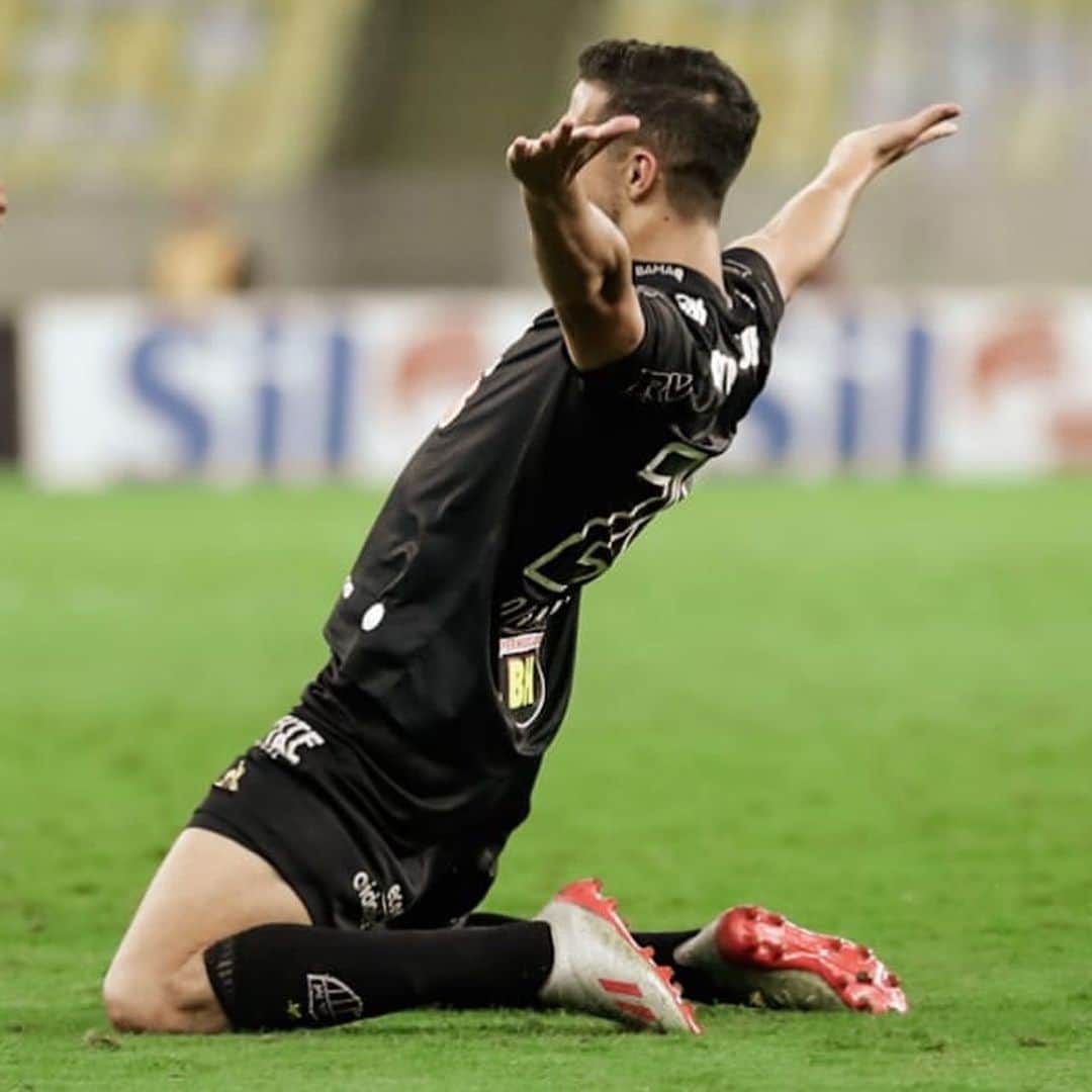 のインスタグラム：「Todo mundo está de parabéns. Lutamos até o fim e merecíamos a vitória, mas, infelizmente, ela não veio. Seguimos fortes. Aqui é Galo. 🐔⚫⚪」