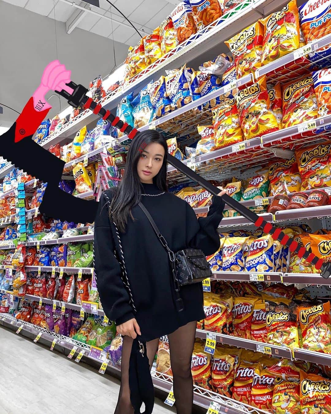 Emily Meiさんのインスタグラム写真 - (Emily MeiInstagram)「You’re grocery shopping and you see this comin at you, what do u do ? ☠️ (art inspired by the stitches on my sweater hehe)」11月17日 10時48分 - emily.ghoul