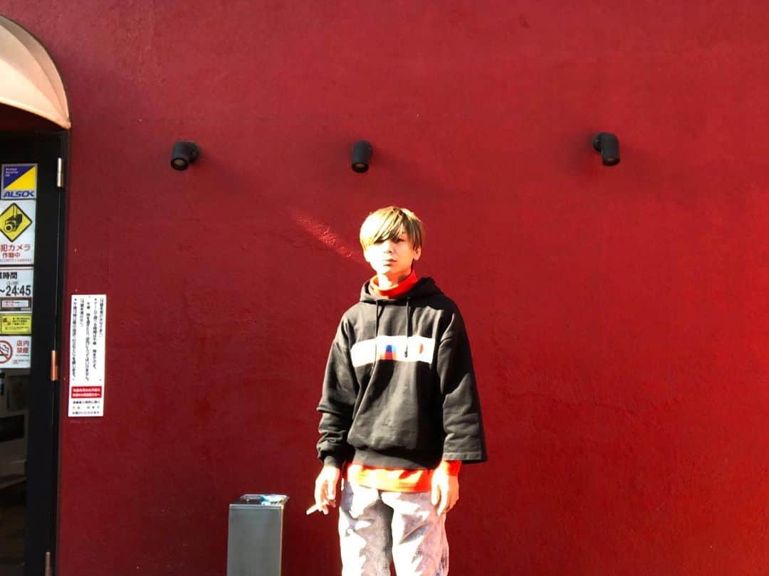 れいなかやま。のインスタグラム：「この前宝くじ買ったんだけど、当たる程で生きてたら悩み事全部なくなりました👌 #ootd」