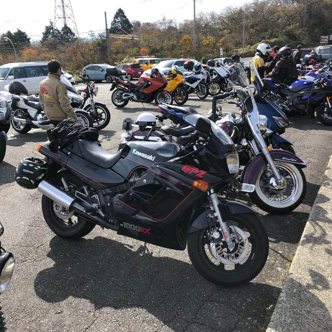 KIYOさんのインスタグラム写真 - (KIYOInstagram)「久しぶりに箱根大観山まで走りにきた。バイクがいっぱい&富士山ちょーキレイ‼︎ #hakone #mountfuji #japan #箱根 #大観山 #芦ノ湖 #富士山 #triumphmotorcycle #streettriple #675 #speedtriple #streetfighter #caferacer #caferacerofinstagram #instagood #トライアンフ #ストリートトリプル #ストトリ #ヘッドライトガード」11月17日 11時08分 - kiriko009