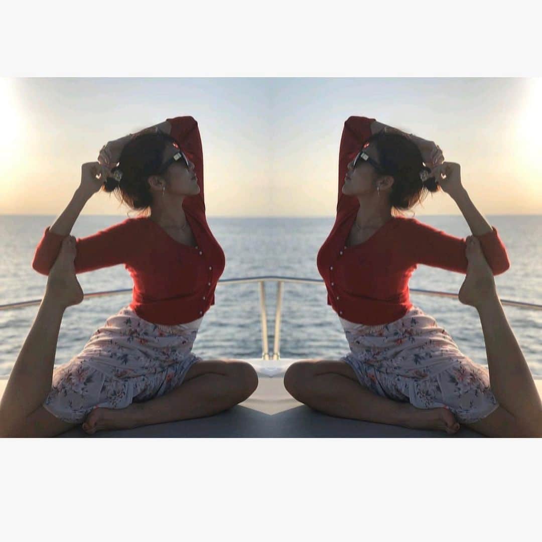 神谷麻美さんのインスタグラム写真 - (神谷麻美Instagram)「#ヨガ 🧘‍♂️☀️ #yoga 🧘‍♀️⭐️ #ビューン ･:*｡･:*三( っ 'ω')っ❤✨」11月17日 11時21分 - asamice428