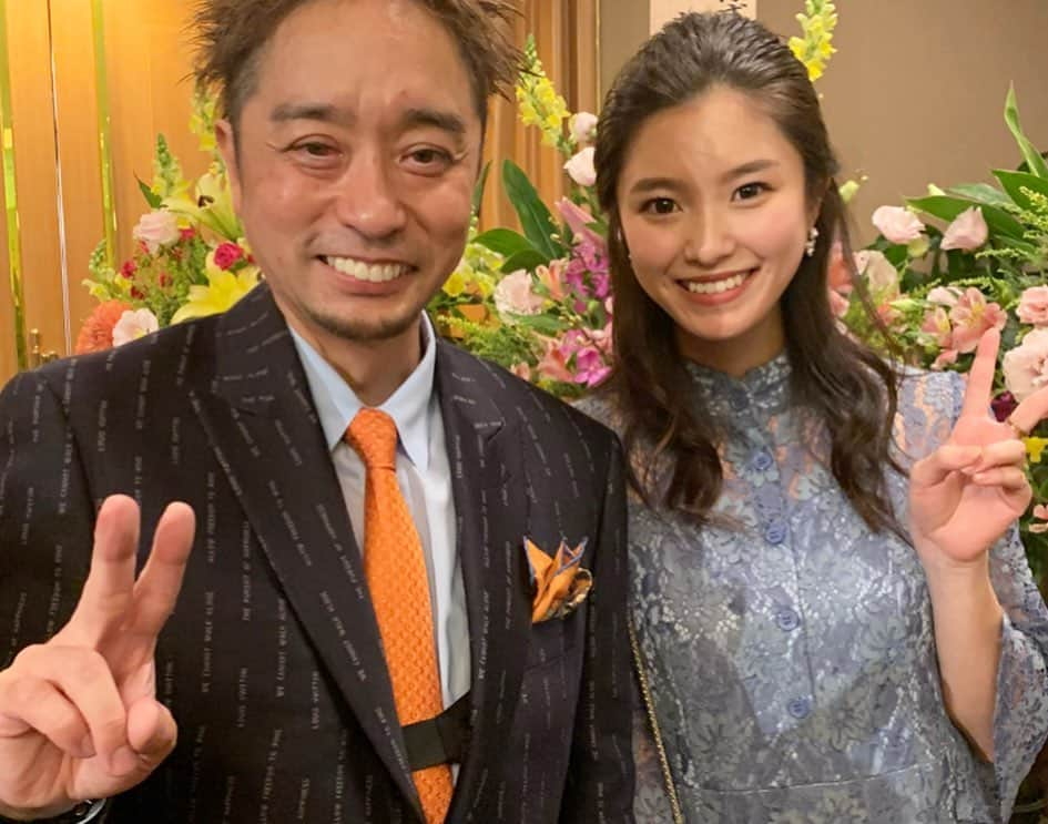 八軒あやねさんのインスタグラム写真 - (八軒あやねInstagram)「以前、 撮影でお世話になりました 姫路・加古川を中心に36店舗を展開する【八角 グループ】 の大西社長が 【諦めそうになった時に読む本】 を出版され、 その記念パーティに招待していただきました😊 . . . ゲストに レイザーラモンさん 水戸黄門、格さん役でお馴染み、俳優の合田雅史さん もいらっしゃいました✨ . . . 大西社長の言葉にもあった通り、 どんなにドン底でも、 小さな目標を1つ1つ達成していく事が夢を叶えることに繋がる。 私の今までのモデル経験でも本当にそれらを実感しています。 . . . ステージでもお話させていただきましたが、 現状に満足することなく、 常に目標を設定し、レベルアップしていきたいと思います☀️ . . . 皆さんもぜひ【諦めそうになった時に読む本】 手にとってご覧になってください🌸 . . . #諦めそうになった時に読む本　 #八角グループ #八角らーめん #八角 #まるはり #うまいもん横丁 #関西モデル #モデル」11月17日 22時34分 - ayagram_8_