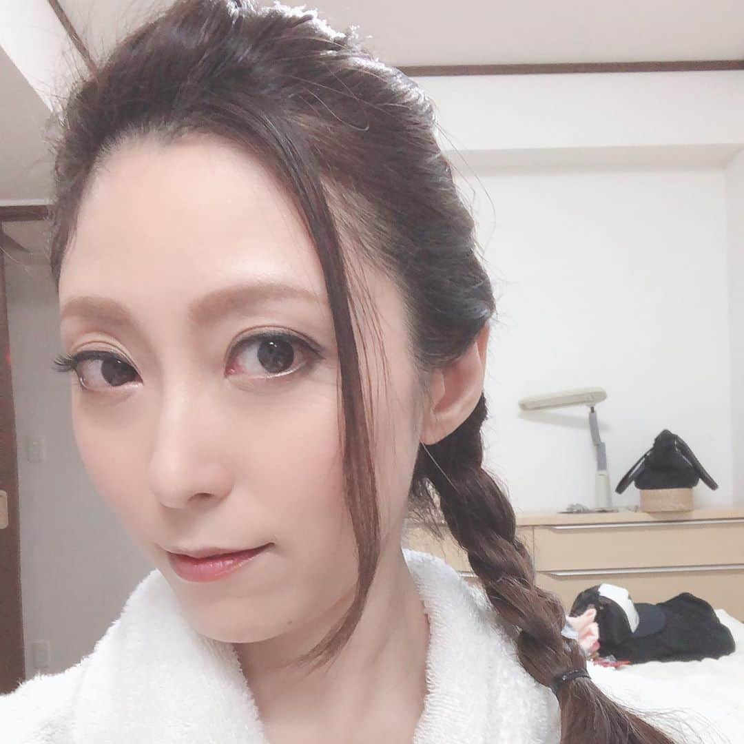 白木優子さんのインスタグラム写真 - (白木優子Instagram)「昨日の撮影は珍しい髪型をしたの❤️」11月17日 21時10分 - yuko_shiraki_official