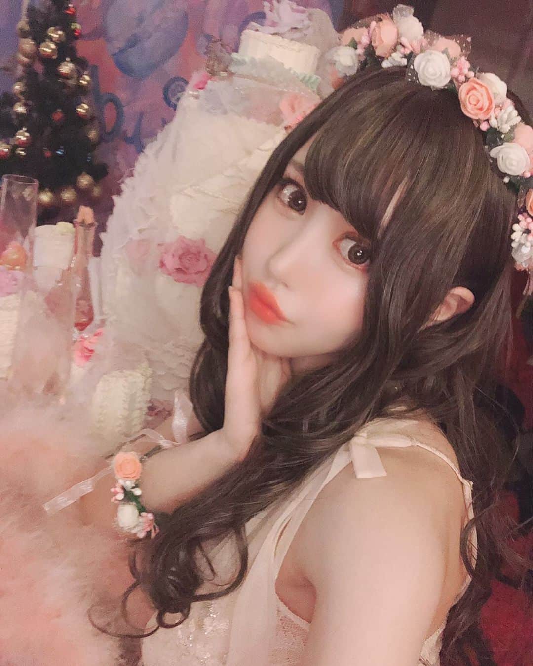 白田まい（白玉ろぷ）のインスタグラム：「❁❀フラワーティアラ✿✾ . #白田まい #撮影会モデル #japanesegirls #时装 #时装模特 #模特  #コスプレイヤー自画撮り部 #コスプレ撮影 #被写体モデル #粉我」