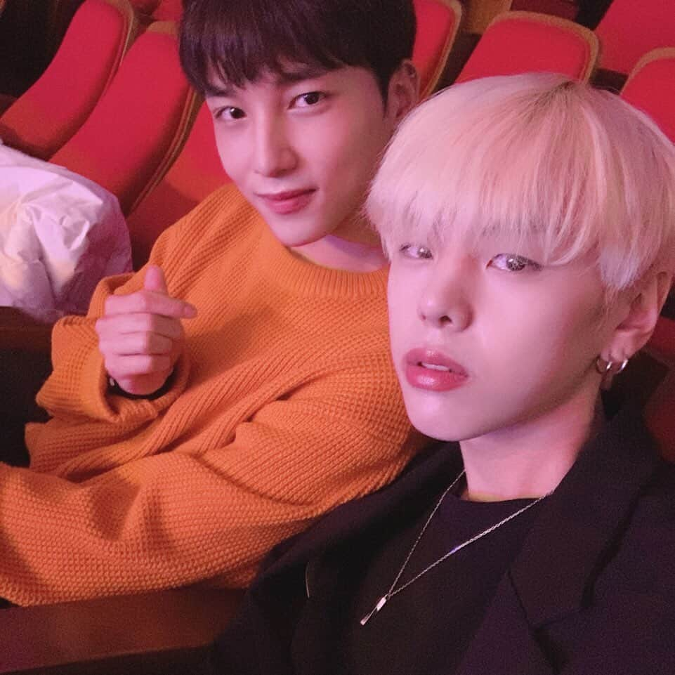 チャン・デヒョンさんのインスタグラム写真 - (チャン・デヒョンInstagram)「#k타이거즈제로#콘서트#으쌰! 잘보구갑니다. 고생하셨어요!!!」11月17日 21時13分 - daehyeon0211