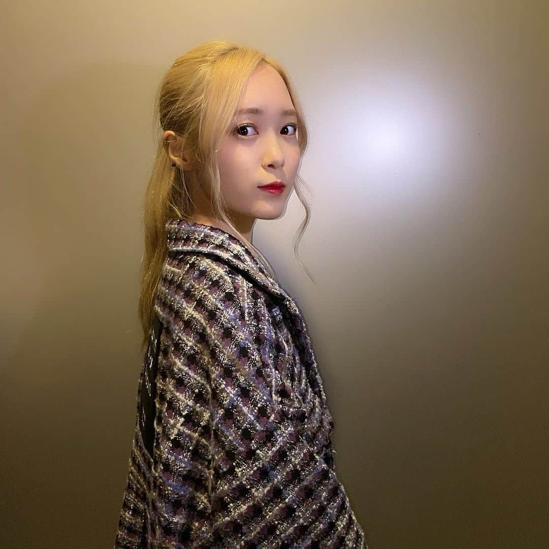 uyuのインスタグラム：「リタッチとカラーしてくれたよ〜 峯村ありがとう！！」