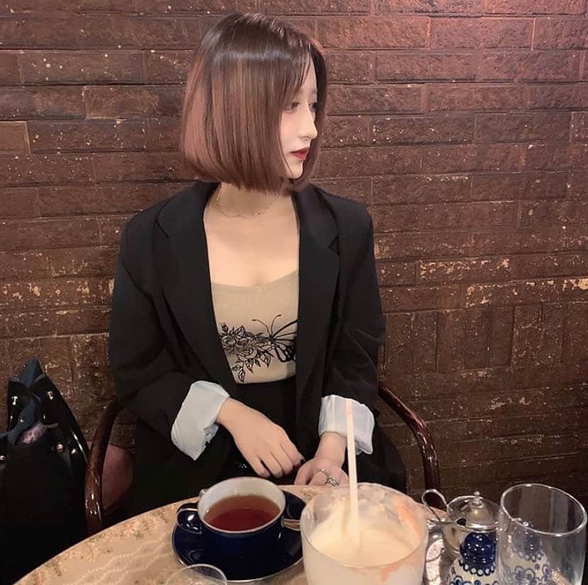 一ノ瀬りとのインスタグラム：「前髪じゃまでセンター分けしてた時」
