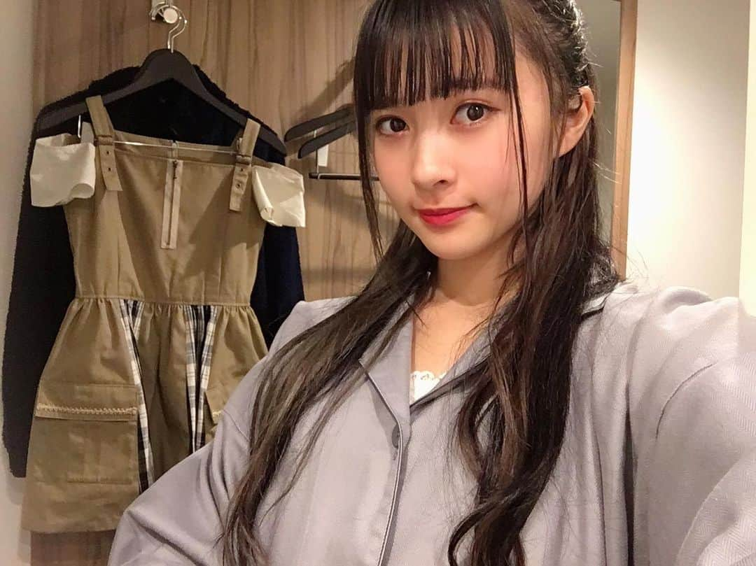 藤井優衣さんのインスタグラム写真 - (藤井優衣Instagram)「衣装干してぃる -  #followme #japaneseidol #japanesegirl #kissbee #idol #youtuber #youtube #urakiss #halfup #アイドル #ハーフアップ #衣装」11月17日 21時23分 - fu_0o0