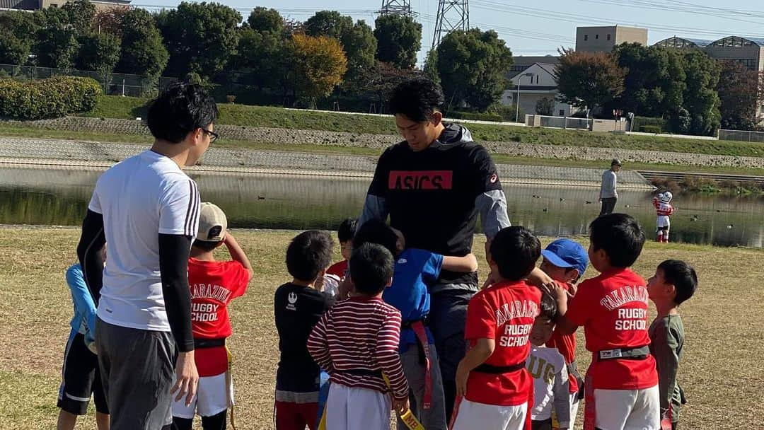 徳永祥尭さんのインスタグラム写真 - (徳永祥尭Instagram)「宝塚ラグビースクールに行ってきました！！ 生徒がワールドカップの効果で50人近く増えたみたいで、、、 嬉しい限りです^_^ いつも暖かく迎えてくれてありがとうございます😊  #TRS  #宝塚ラグビースクール #asics」11月17日 21時42分 - 23tokunaga